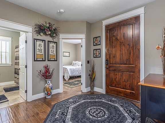 2nd image of 4714 Bermuda Dunes Dr