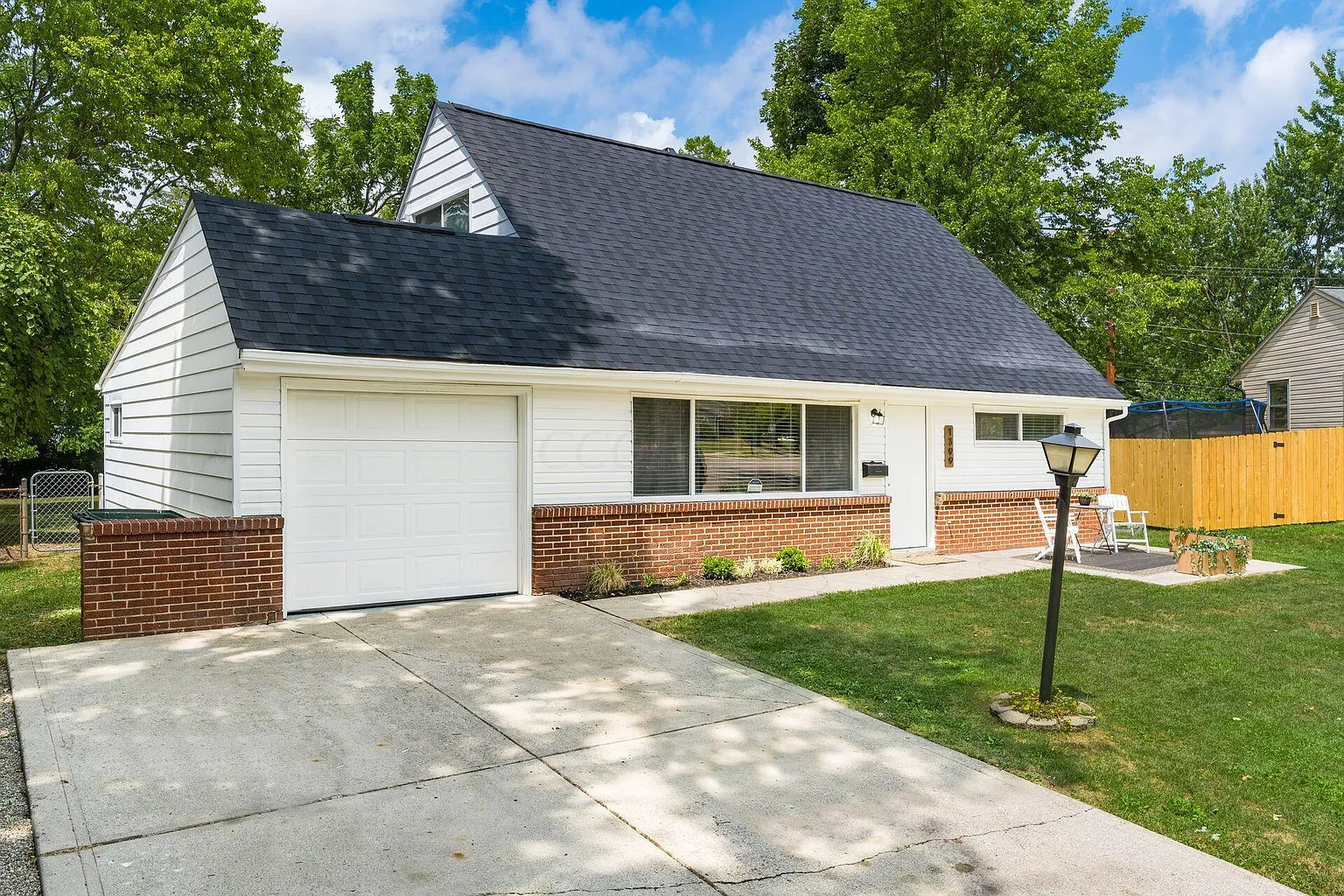 1399 Benson Dr photo 1