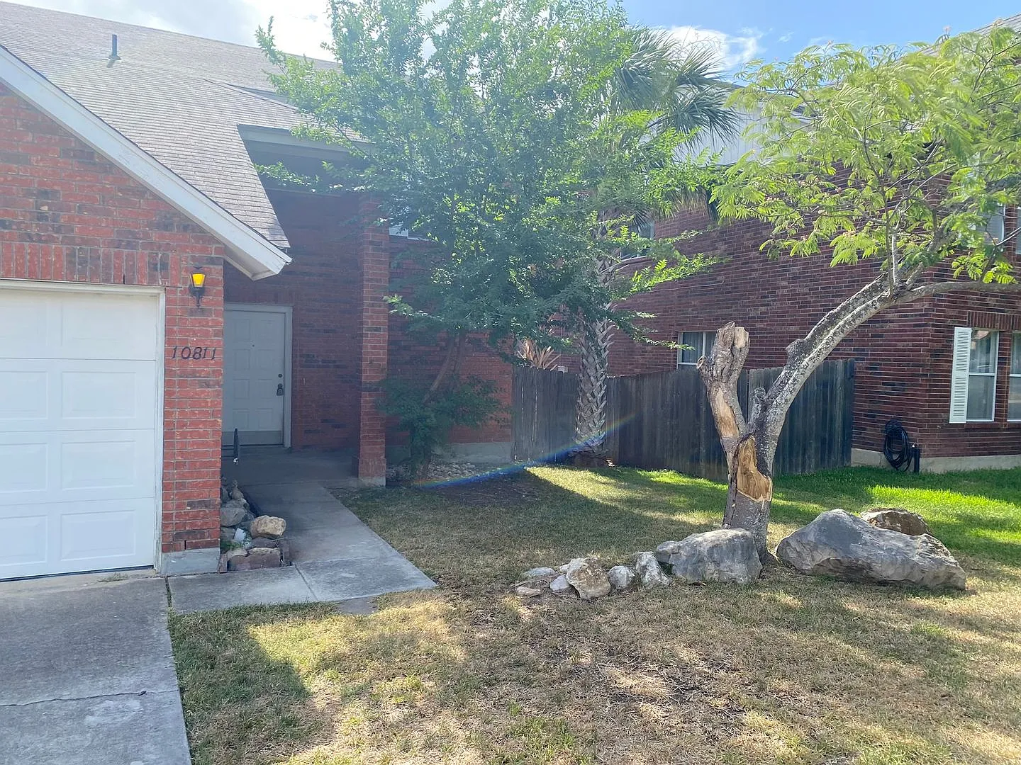 3 Bedroom 2 1/2 bath Parkwood Subdivision — Photo 2