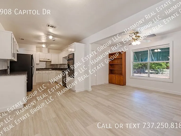 8908 Capitol Dr — Photo 4