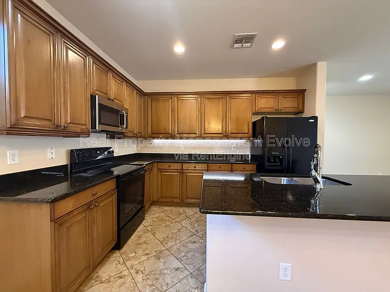 3454 E Constitution Dr — Photo 4
