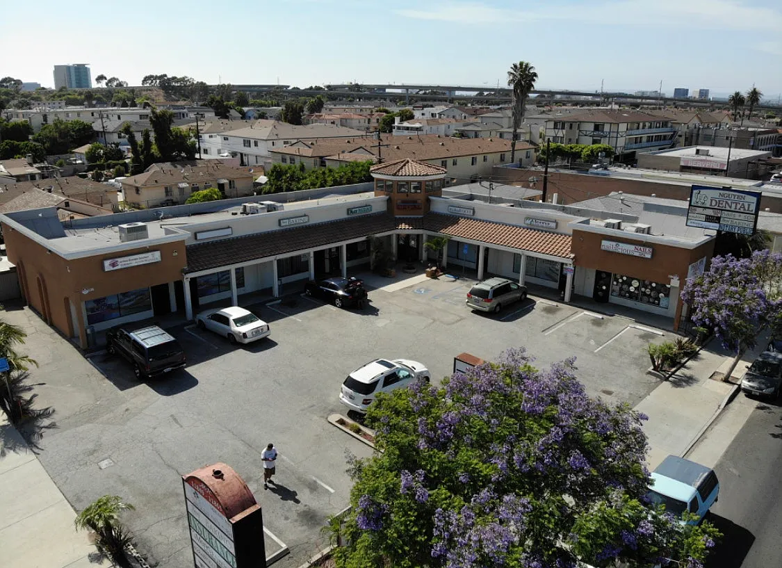 11855 South Inglewood Avenue, Unit 11861 — Photo 1