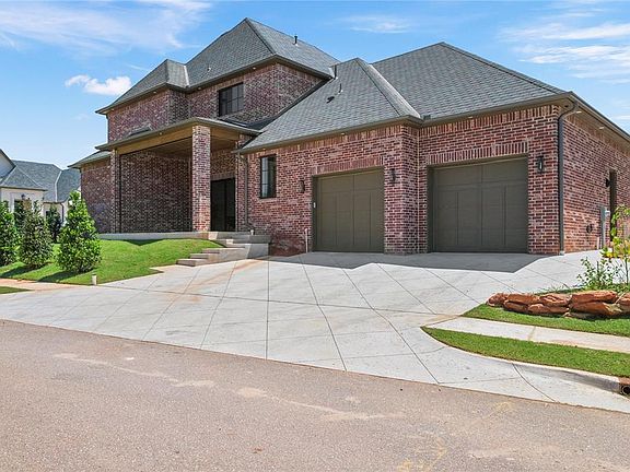 4th image of 13428 Creek Pointe Ln