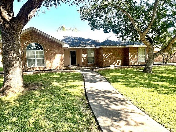 4th image of 3218 Maplewood Dr