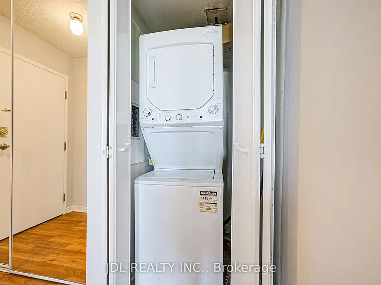 88 Alton Towers Cir #410 — Photo 13
