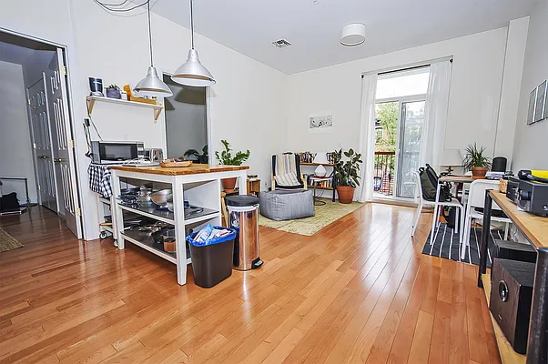 Rented by Level Group | media 11