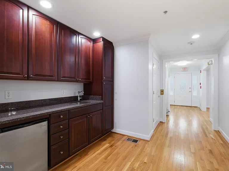 711 Lamberton Dr — Photo 21