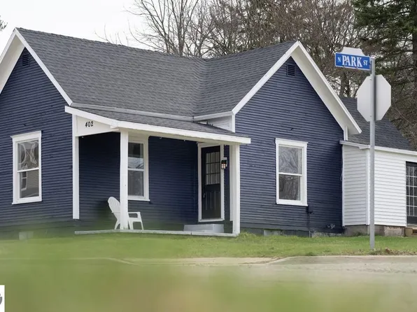 402 E River St, Cadillac, MI 49601