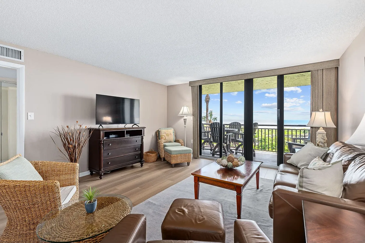2 bed, 2.0 bath, 1388 sqft, $3,819 — Photo 1