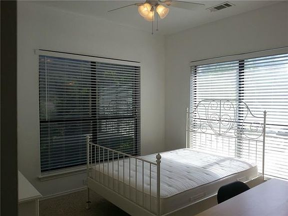 3rd image of 704 W 21st St APT 207-1