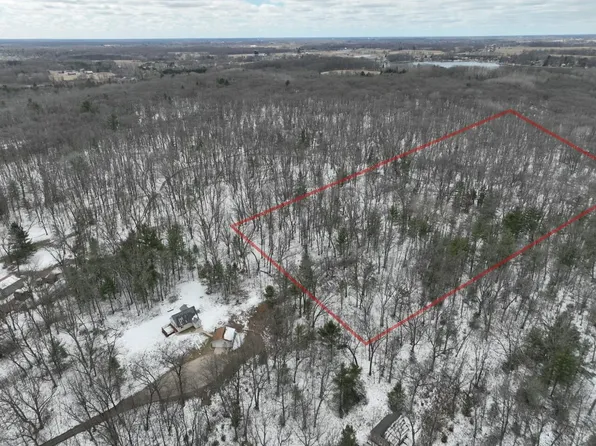 2507 S Gary St, Fremont, MI 49412