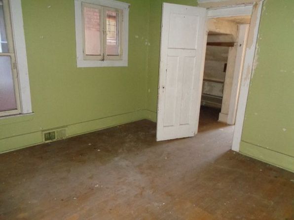 detroit-michigan-88436875 picture