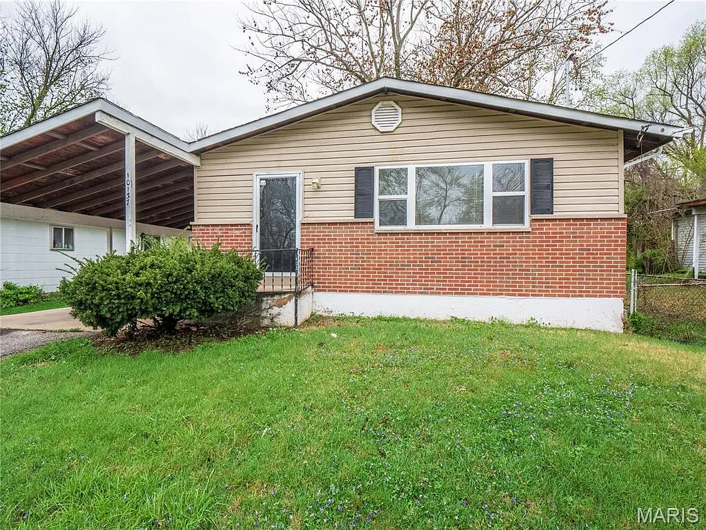 10137 Green Valley Dr photo 1
