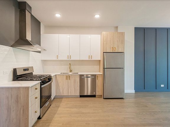 2nd image of 841 N Mozart St #2R