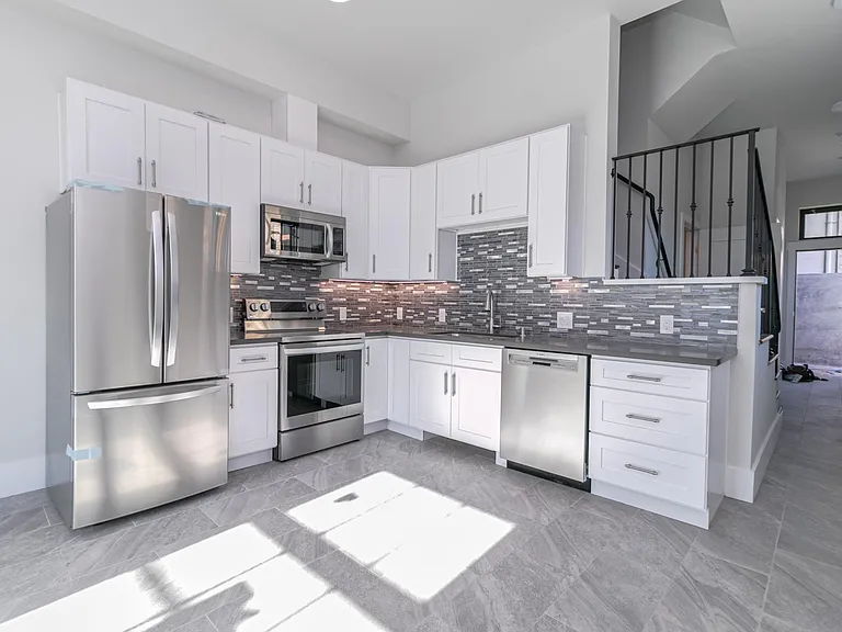 2550 Regent St #3 — Photo 3