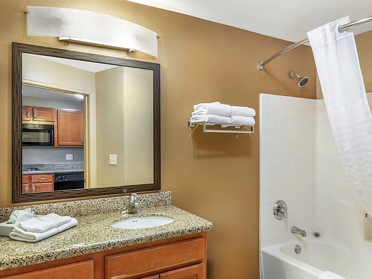 Studio Suite - 2 Full Beds