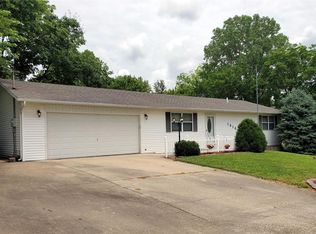 1616 Cedar St, Jackson, MO 63755