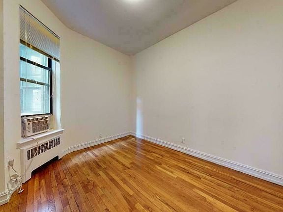 3rd image of 171 E 83rd St APT 4C