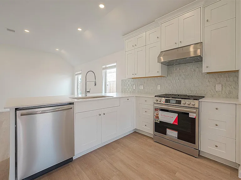 27106 Wandering Glen Ln — Photo 14