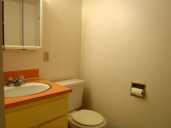 5th image of 2301 1/2 43rd St