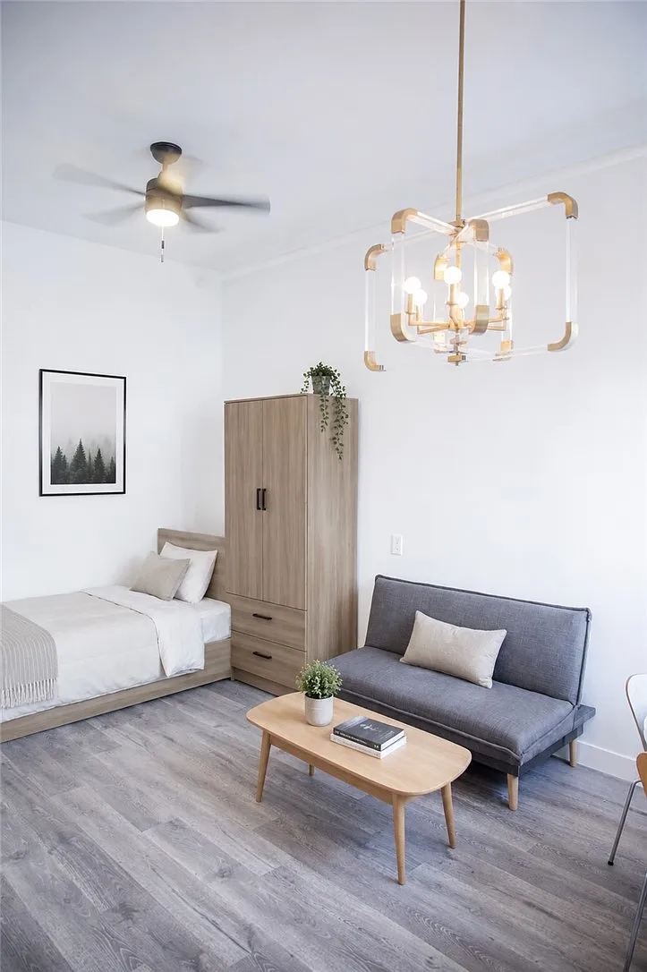 Studio, 260 sqft, $1,300 — Photo 1