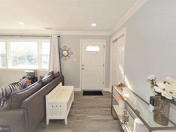 4th image of 6401 Pioneer Dr #2