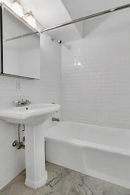 Rented by Cooper & Cooper Real Estate | media 20