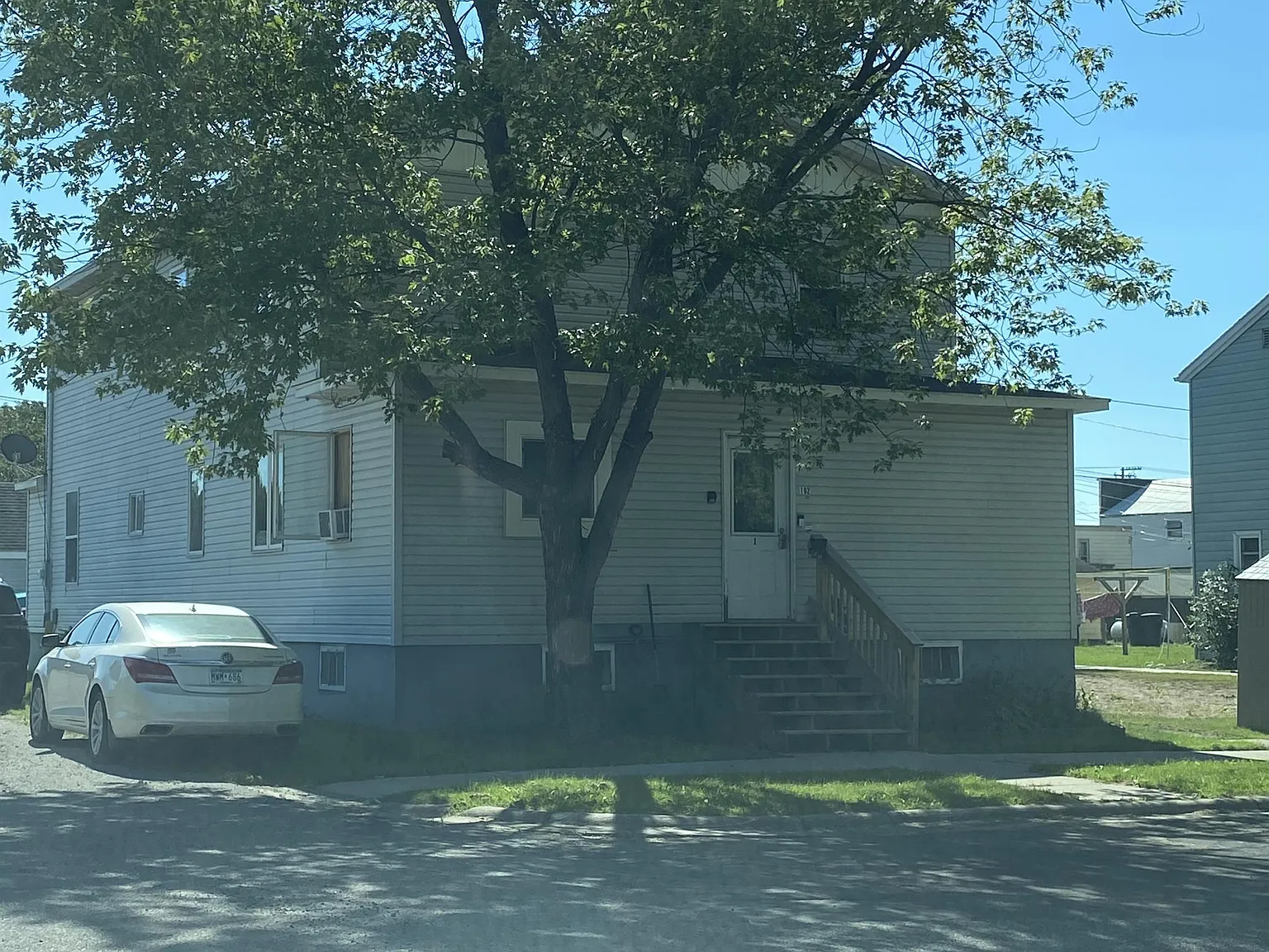 102 2ND ST N - 3 — Photo 2