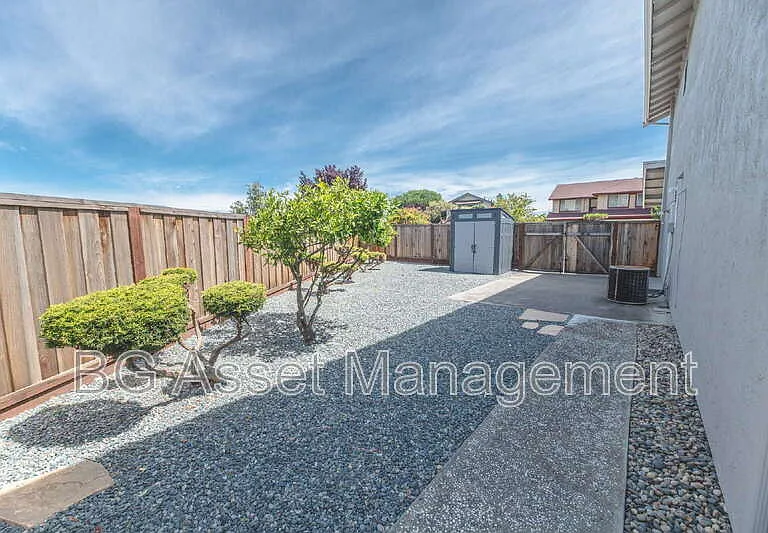 2726 Garrity Ct — Photo 33
