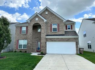 2321 Creek Bank Dr, Columbus, IN 47201