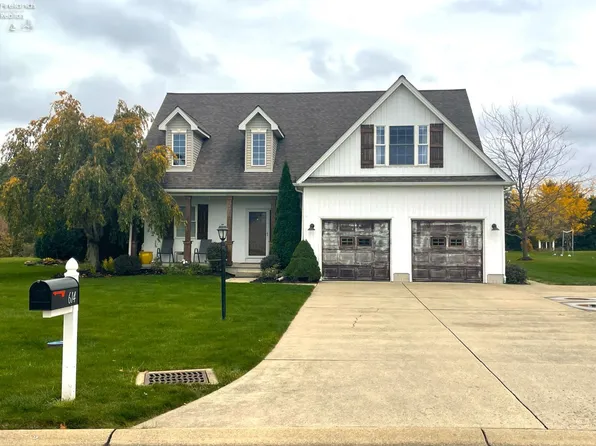 614 Tracht Meadows Dr, Huron, OH 44839