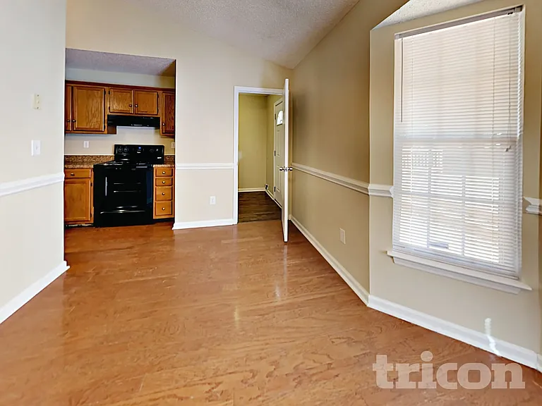 2104 David Earl Dr — Photo 4