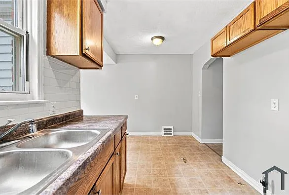 10462 Duprey St — Photo 14