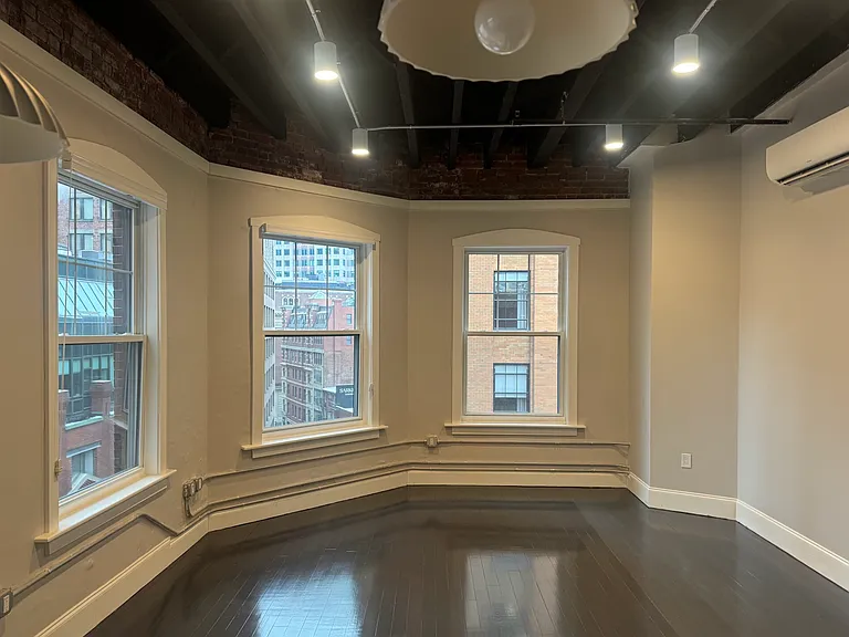 281 Franklin St — Photo 5