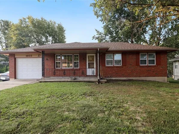 1603 NE 75th St, Gladstone, MO 64118