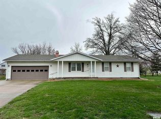 370 Northwood Ln, Salem, IL 62881