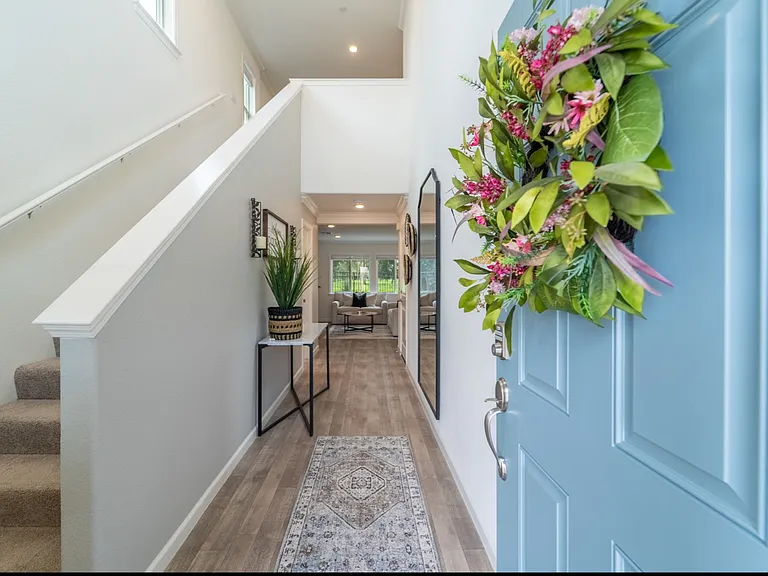 438 Miwok Ln — Photo 2