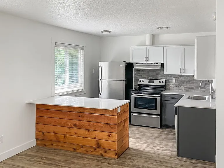 J3 Apartments — Photo 56