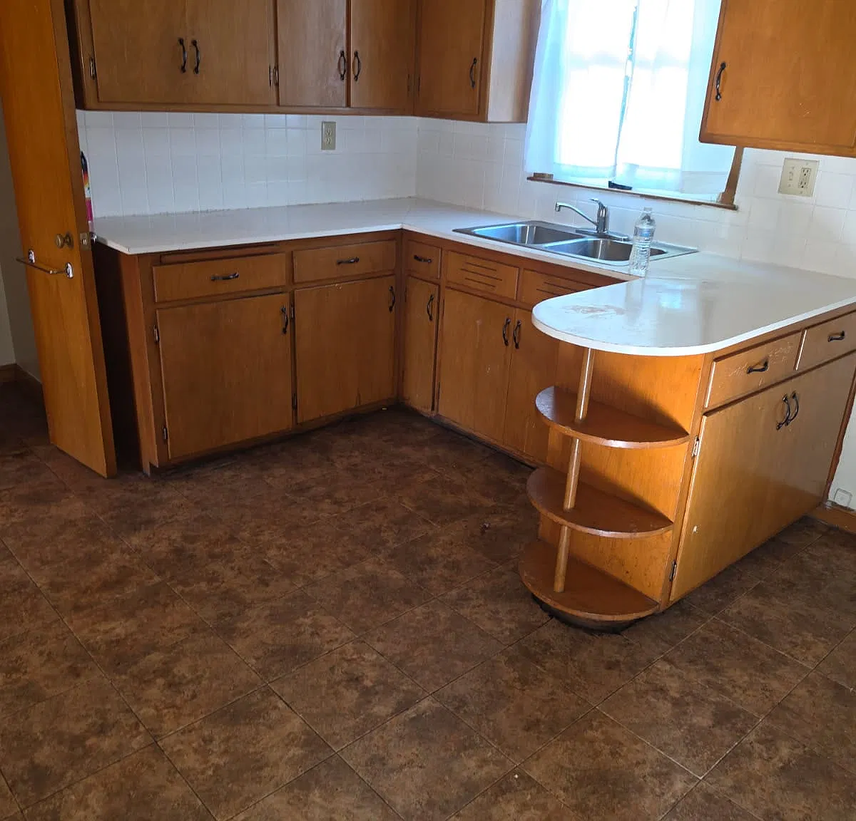 3 bed, 1071 sqft, $2,000 — Photo 3