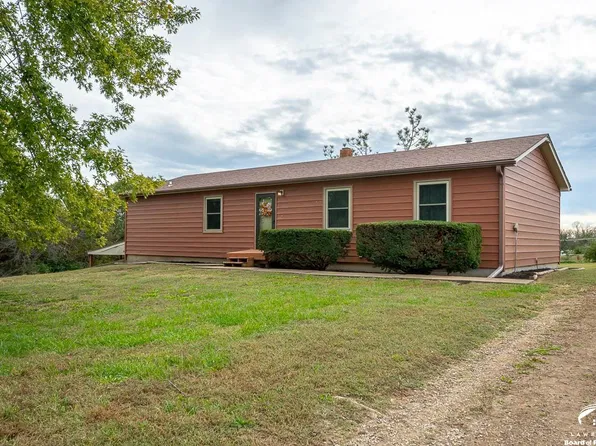 10879 90th St, Oskaloosa, KS 66066
