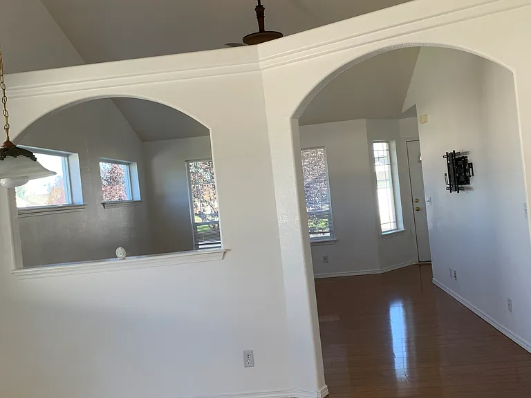 883 N Bainbridge St — Photo 6