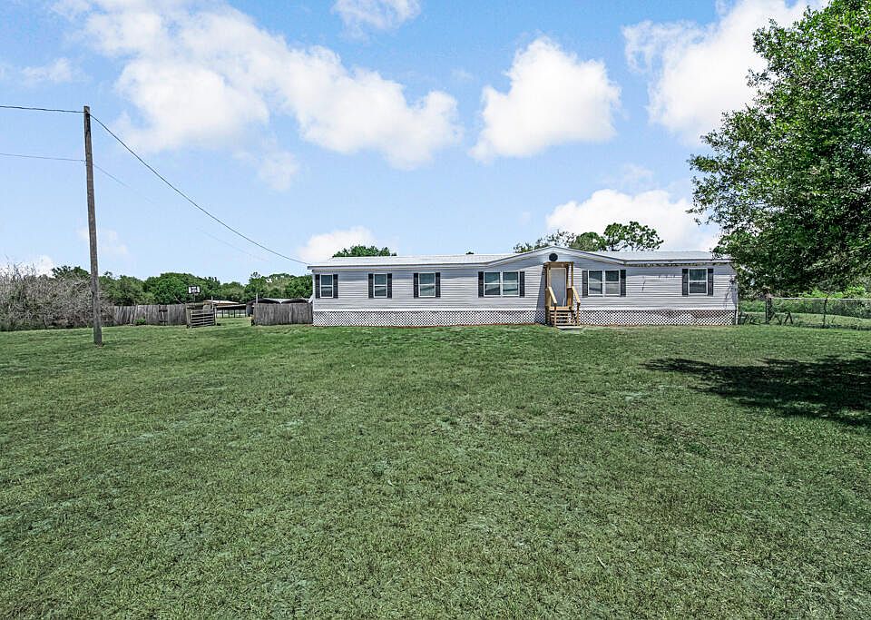 1st image of 545 Bald Cypress Avenue