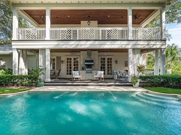 661 N Tomahawk Trl, Indian River Shores, FL 32963