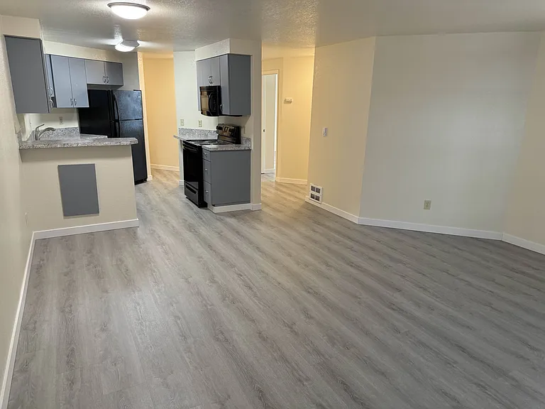 4054 NE 55th St #101 — Photo 18