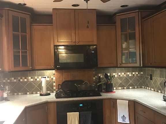 5th image of 542 Pebble Creek Dr
