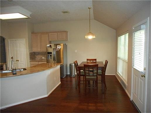 5th image of 1089 Elizabeth Ln