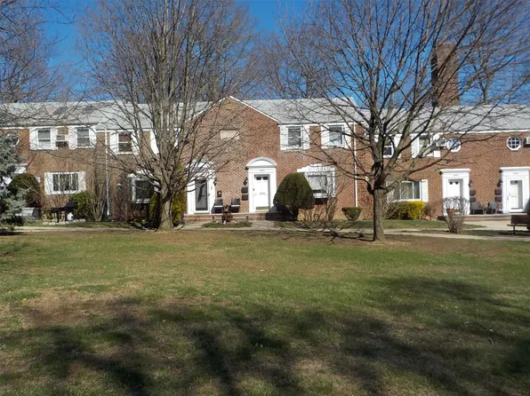 264-53 Langston Avenue 1st fl, Glen Oaks, NY 11004