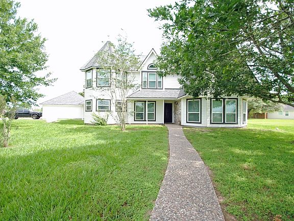 2nd image of 1022 Pearl Ln