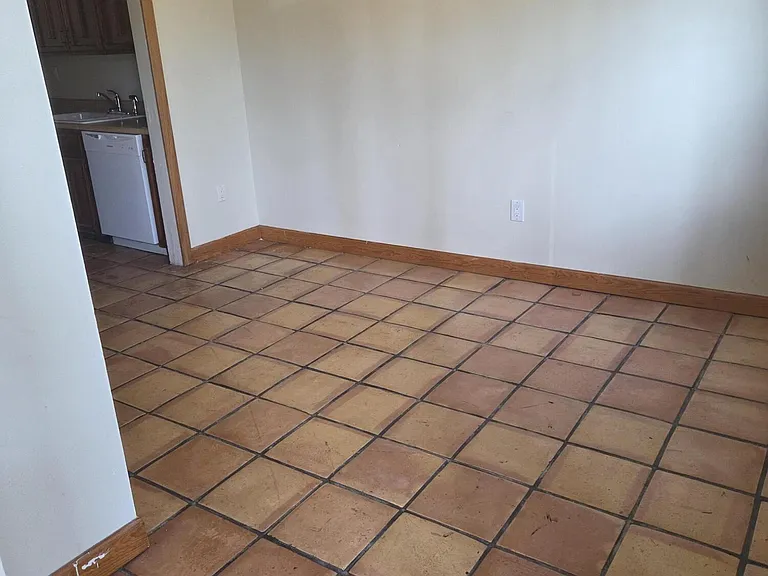 3915 Mount Sterling Ave — Photo 2