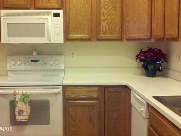 4th image of 12 Lucketts Dr